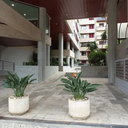 Terrase With Pool,balcony And Parking Эшторил